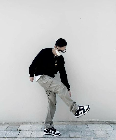 How To Style Panda Dunks, Panda Dunks Outfit Mens, Dunk Low Outfit Man, Black Jordans Outfit, Black And White Outfit For Men, Nike Dunk Low Outfit Men, Ootd Men Outfits, Outfit Hombres, Nike Dunk Low Outfit