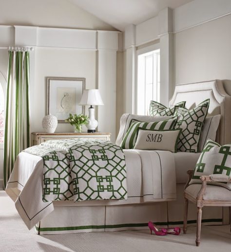 . Green And White Decor, Green And White Bedroom, Country Bedrooms, Bed Linens, Green Rooms, Bedroom Green, Remodel Bedroom, Green Accents, White Bedroom