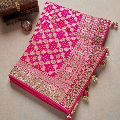 Unboxing of pink Colour Sarees for wedding party Bandhani Saree Blouse Design, Pink Bandhani Saree, Gota Patti Embroidery, Thread Work Saree, Zari Work Saree, Saree Bandhani, Glamorous Saree, Gota Patti Saree, Kalamkari Fabric