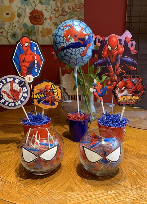 Spidey Birthday Centerpieces, Spiderman Birthday Centerpieces, Diy Spider Man Centerpieces, Spiderman Centerpieces Diy, Spider Man Table Decorations, Spiderman Birthday Party Centerpieces, Spider Man Candy Table, Spider Man Table Center Piece, Spider Man Reading