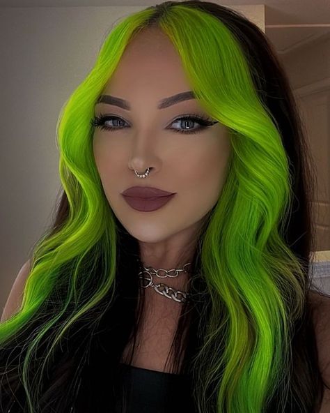 Black With Green Hair, Neon Green Money Piece Hair, Halloween Hair Dye Ideas, Black And Neon Green Hair, Shego Hair, Green Hair Inspiration, Bright Green Hair, Halloween Hair Color Ideas, Halloween Hair Color