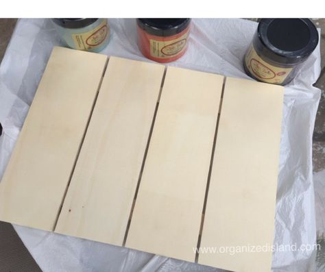 Painting a wood pallet plaque is a fun and creative way to decorate your home or office. Wood Plaque Painting Ideas, Pallet Art Ideas, Plaque Ideas, Simple Home Decor, Home Decor Idea, Can Diy, Pallet Painting, Pallet Art, Simple Home