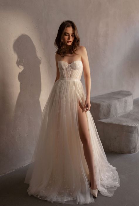 Gali Karten, Magnolia Collection, Flowers Bride, White Princess, Best Wedding Dresses, Bridal Couture, Upcoming Events, Couture Collection, Golden Hour