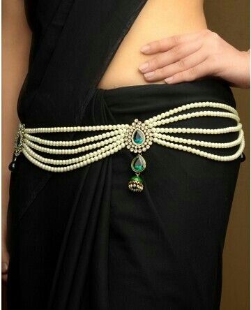 Pearl Saree belt Sari Belt, Waist Chain Indian, Saree Belts, Saree Belt, Black Sari, Hip Chain, Saree With Belt, Waist Jewelry, Asian Bridal