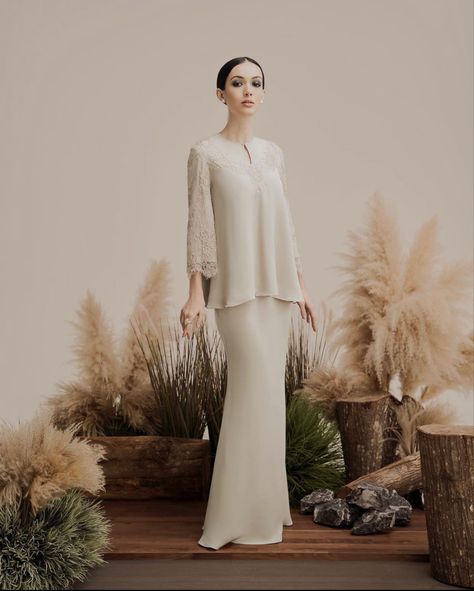 Baju Kurung Modern Lace, Fashion Baju Kurung 2023, Simple Baju Kurung Design, Bridesmaid Baju Kurung Ideas, Baju Kurung Moden Style 2024, Kurung Moden Design 2023, Baju Kurung Moden Style Simple, Kenduri Outfit, Baju Raya Ideas Modern 2023