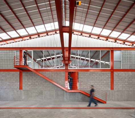 Warehouse Interior Design Industrial, Warehouses Architecture, Warehouse Architecture, Factory Office, Modern Warehouse, Factory Interior, Metal Beam, Factory Architecture, Modern Factory