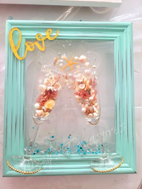 Resin Windows, Seashell Ideas, Broken Glass Crafts, Resin Arts, Sea Glass Art Projects, Shell Ideas, Resin Beach, Seashell Projects, Epoxy Art