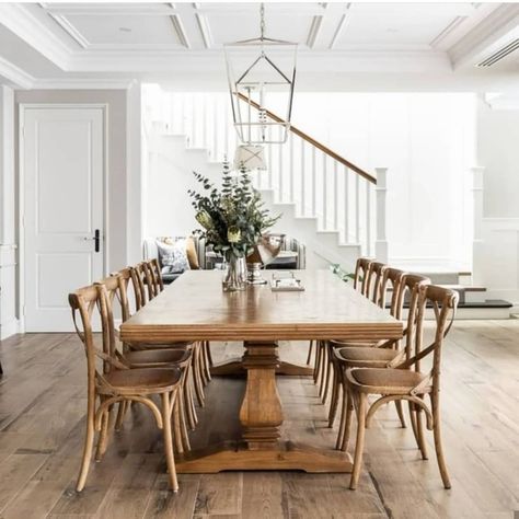 Canalside Interiors on Instagram: “• ARTISAN BANQUET TABLE •  STUNNING RIGHT?! The perfect Hamptons inspired dining table and dining room. 🖤🖤 . . This AWARD WINNING home won…” Hamptons Dining Room, Hamptons Dining Table, Hamptons Dining, Timber Dining Table, Chandelier For Dining Room, Country Dining, Banquet Table, Large Tables, Wheel Chandelier