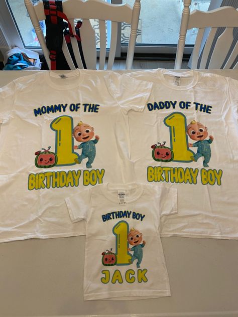 Cocomelon Outfit, Cocomelon Birthday Outfit, Cocomelon Theme, Birthday Outfit Ideas, Birthday Theme Decoration, Birthday 2023, Cocomelon Birthday, Mom Dad Baby, 1st Birthday Party Decorations