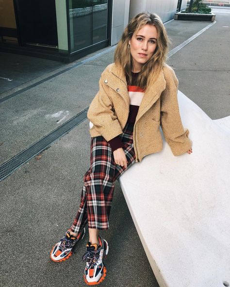 Balenciaga Track Outfit, Annabel Rosendahl, Shoes Street Style, Track Outfits, Balenciaga Track 2, Track Sneakers, Balenciaga Style, Modern Clothes, Street Clothes