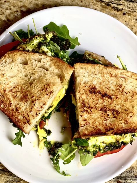 Egg Sandwich Healthy, Pesto Eggs, Egg Sandwich Recipe, Fried Egg Sandwich, Pesto Sandwich, Dining Menu, Grilled Bread, Egg Sandwich, Egg Sandwiches