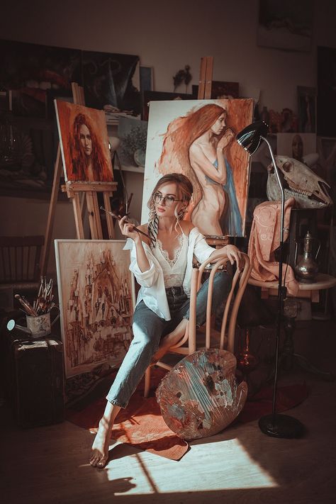 Painter Girl Aesthetic, Painting Photoshoot, Love Canvas Painting, Painter Photography, Canvas Painting For Beginners, Artsy Photography, Art Studio Room, Painting Ideas For Beginners, Canvas For Beginners