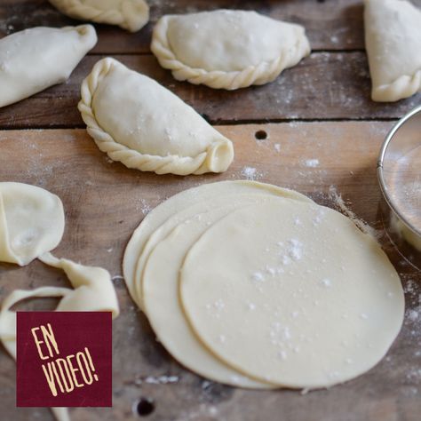 Dessert Empanadas Recipe, Argentinian Food, Empanadas Dough, Boricua Recipes, Baked Fries, Empanadas Recipe, Peruvian Recipes, Vegetarian Cooking, Bread Dough