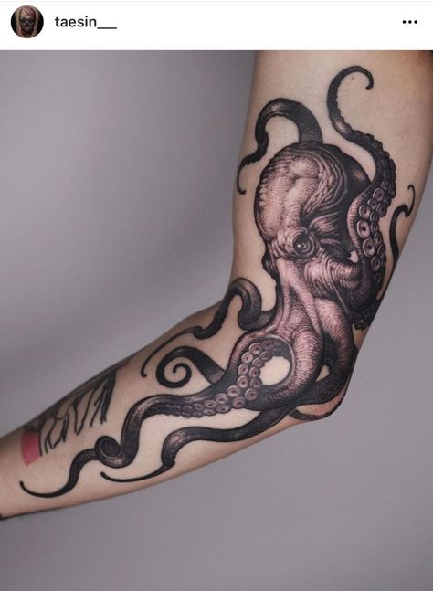 17 Tattoo, Octopus Tattoo Sleeve, Kraken Tattoo, Octopus Tattoo Design, Pola Tato, Octopus Tattoos, Tato Lengan, Nautical Tattoo, Octopus Tattoo