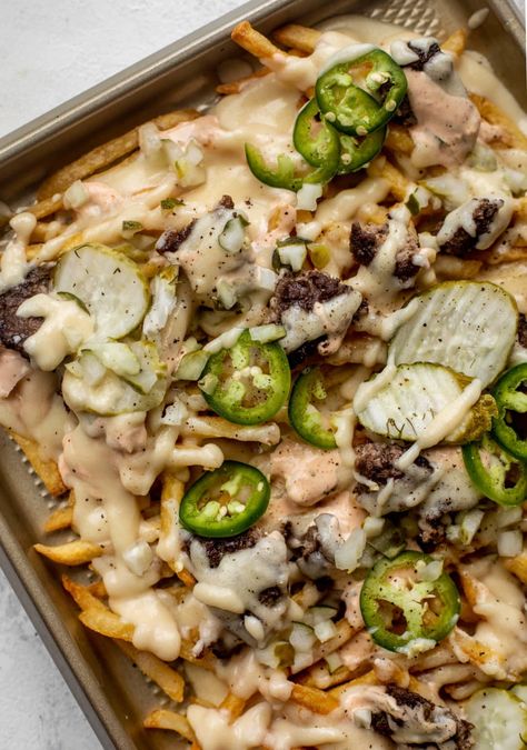 Cheeseburger Fries, Oven Fries, Sunday Recipes, Football Sunday, Football Food, Winter Recipes, Sheet Pan Dinners, Party Foods, Sheet Pan Recipes