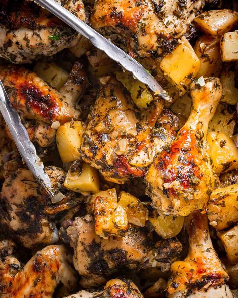 Baked Chicken And Potatoes, Baked Italian Chicken, Italian Chicken Dishes, Best Chicken Dishes, Sip And Feast, Italian Baked Chicken, Chicken Potato Bake, Roasted Chicken And Potatoes, Italian Roast