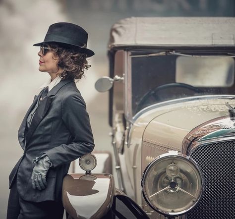 Helen McCrory as Polly Shelby, Peaky Blinders Season 5 Peaky Blinders Season 5, Aunt Polly, Peaky Blinders Costume, Sophie Rundle, Peaky Blinders Season, Helen Mccrory, Peaky Blinders Series, Steven Knight, Damian Lewis