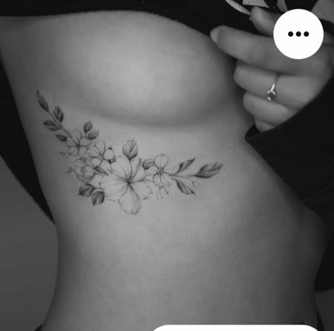 Pinterest Tattoos, Tattoos Pinterest, Tattoos Instagram, Rib Tattoos For Women, Basic Tattoos, Tattoos To Cover Scars, Tasteful Tattoos, Discreet Tattoos, Spine Tattoos