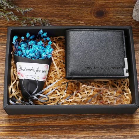 Men's Gift Boxes Ideas, Wallet Gift Box Ideas, Giftbox Birthday Men Ideas, Customized Wallets For Him, Wallet Gift Wrapping Ideas, Perfume Gift Box Ideas For Men, Birthday Gift Ideas For Boyfriend Men, Gift Box For Men Birthdays, Wallet Gift Ideas For Him