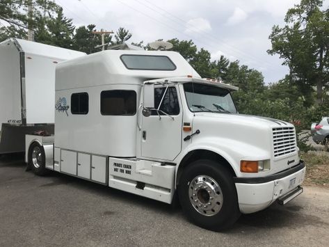 international totor Class B Camper Van, Scout International, Navistar International, Car Hauler, Freightliner Trucks, Mini Truck, Truck Mods, Engines For Sale, Big Rig Trucks