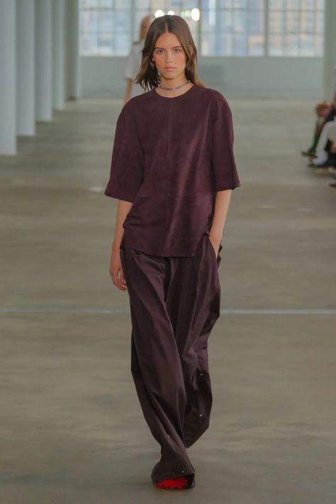 Tibi Spring 2025 Ready-to-Wear Runway, Fashion Show & Collection Review [PHOTOS] Spring 2025 Fashion, Spring Summer 2025, Ss25 Runway, 2025 Runway, Amy Smilovic, Fashion 2025, Womens Wear Daily, Trends 2025, Summer Dressing