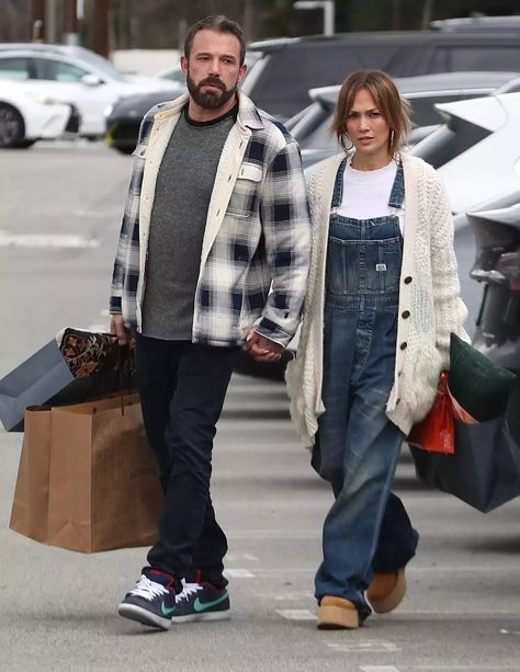 Jennifer Lopez and Blake Lively Both Wear Overalls. Shop Lookalikes from $36 Meeting The Parents Outfit Casual, Blake Lively Outfits, Denim Overalls Outfit, Jennifer Lopez Outfits, Jennifer Lopez And Ben Affleck, J Lo Fashion, Overalls Outfits, Surf Style Clothes, Laid Back Outfits