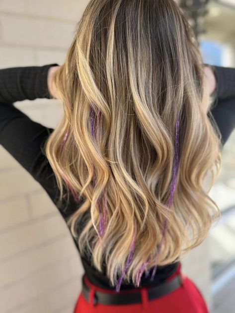 Pink And Purple Hair Tinsel, Purple Hair Tinsel Blonde, Pink Tinsel In Brown Hair, Tinsel Hair Blonde, Blonde Hair With Tinsel, Purple Hair Tinsel, Hair Tinsel Blonde, Pink Tinsel Hair, Beown Hair