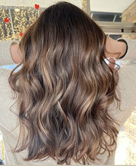 Curly Balayage Hair, Chocolate Balayage, Dark Brown Hair Dye, Light Brunette Hair, Brunette Hair Cuts, Dark Curly Hair, Brown Hair Inspo, Bronde Hair, Change Hair