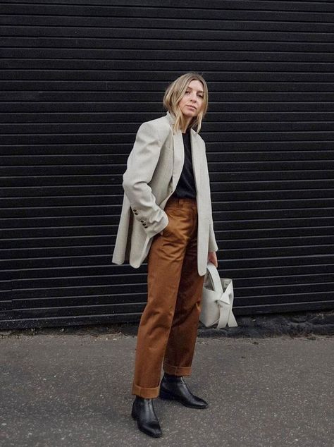 I Think These Lesser-Known Boots Are the Best That Money Can Buy Brittany Bathgate, Transitional Dressing, Ankle Length Jeans, Winter Mode, Boots Uk, Brown Pants, Scandi Style, Personal Branding, Everyday Look