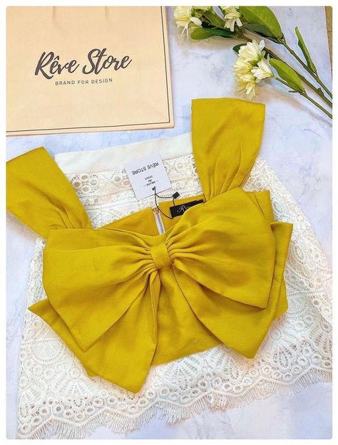 Unique Tops, Yellow Tops, Fashionable Saree Blouse Designs, Crop Top Designs, Fashion Design Patterns, Diy Clothes Design, Blouse Designs Silk, Dress Neck Designs