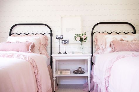 Joanna Gaines Bedroom, Black Iron Beds, Sisters Room, Farmhouse Bedroom Set, Wood Canopy Bed, Modern Ranch House, Farmhouse Bed, Redecorating Ideas, Mid Century Ranch