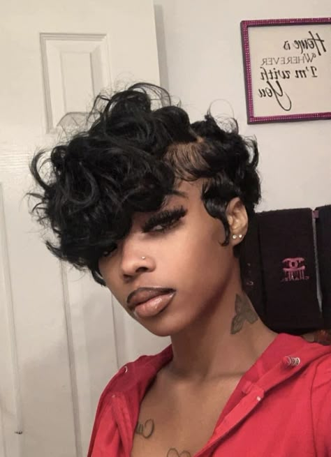 Finger Waves Mullet, Half Head Shaved Hairstyles, Betty Boop Pixie Cut, Toni Braxton Short Hair 90s Pixie Cuts, Black Wavy Short Hair, Mid Length Pixie Haircut, Mushroom Pixie Cut Black Women, Shorts Haircuts For Women, Middle Part Pixie