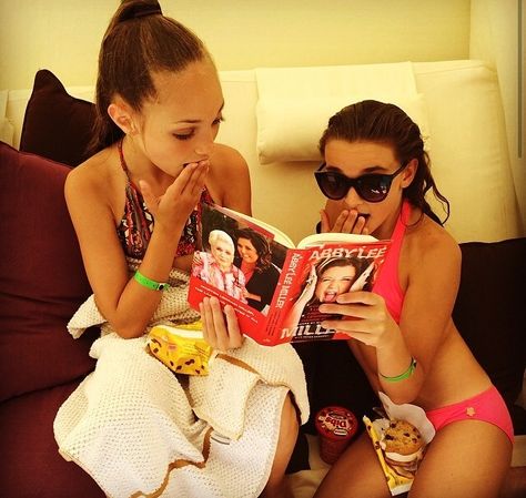 Kendall and Maddie reading Abby's new book Dancer Things, Dance Moms Comics, Ziegler Sisters, Dance Moms Chloe, Dance Moms Maddie, Dance Moms Facts, Dance Moms Cast, Maddie Z, Dance Moms Pictures