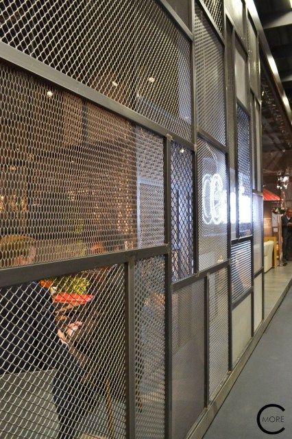 Covering Wallpaper, Rooftop Restaurant Design, Metal Room Divider, Gym Design Interior, Industrial Office Design, Gym Interior, Wallpaper Inspiration, Expanded Metal, Tv Wall Design