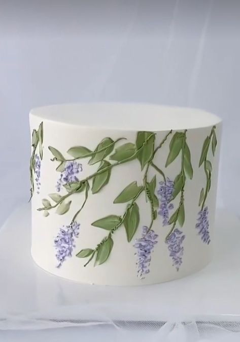 Floral Cake Painting, Cake Decorating Painting, How To Paint Flowers On Cake, Blue Decorated Cake, Buttercream Painted Cakes, Painted Floral Cake, Trendy Cake Designs, Simple Flower Cake, Purple Floral Cake