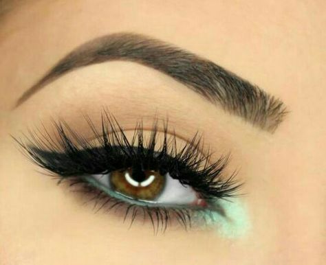 Eyeliner with mint green inner corner Makeup Ideas For Mint Green Dress, Mint Green Eyeliner, Green Water Line Eye Makeup, Homecoming Makeup Green Dress, Mint Green Dress Outfit Ideas, Green Waterline Eye Makeup, Hoco Makeup Green Dress, Nails For Mint Green Dress, Prom Makeup For Mint Green Dress