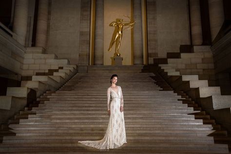 Celebrate your wedding day at The Philadelphia Museum of Art | The Styled Bride Philadelphia Art Museum Wedding, Philadelphia Art Museum, Rodin Museum, Philadelphia Art, Art Museum Wedding, Hotel Ballroom, Philadelphia Museums, Philadelphia Museum Of Art, Museum Wedding