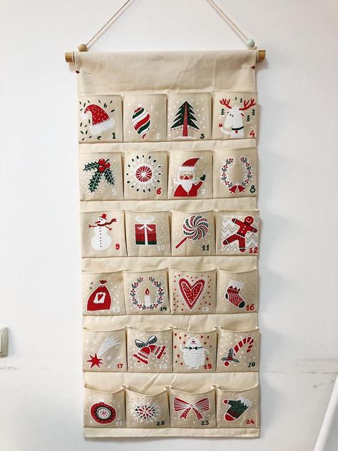 Pocket Advent Calendar, Advent Calendar Kit, Fabric Advent Calendar, Advent Calendar Activities, Calendar Kit, Christmas Traditions Family, Christmas Wall Hangings, Christmas Calendar, Diy Advent Calendar