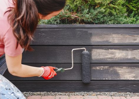 How we prepped, cleaned and restained our 5-year-old outdoor planter boxes! via Yellow Brick Home Painted Garden Boxes, Painted Planter Boxes, Black Planter Boxes, Backyard Planter, Raised Wooden Planters, Tall Planter Boxes, Deck Planter Boxes, Exterior Planter, Backyard Planters