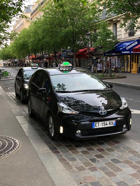 Avoid Being Overcharged By Taxi Drivers In Paris Moscow Airport, Transport Pictures, Uber Car, Toyota Supra Turbo, Paris Airport, Iphone Storage, Taxi App, Airport Pictures, Taxi Cab