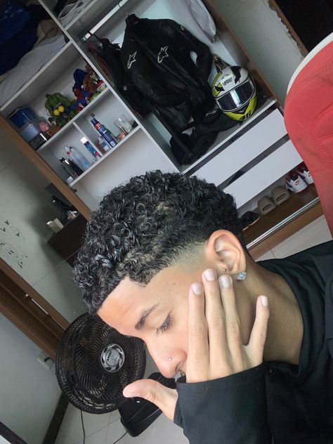 Low Taper Short Curly Hair, Curly Buzzcut Men, Short Curls Men, High Taper Fade Haircut Black, Buzz Cut Curly Hair, Curly Hairstyles Men Short, Low Taper Afro, Low Taper Fade Haircut Curly Hair, Low Taper Curly Hair