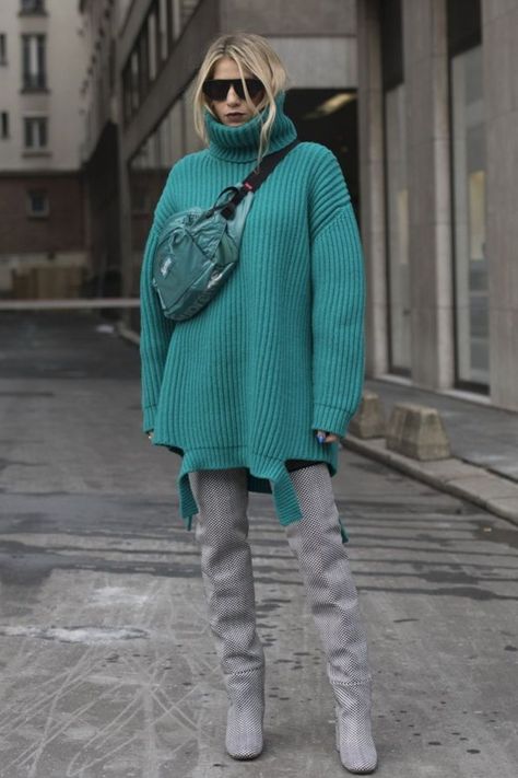 Colors That Go With Teal: How To Mix And Match Wardrobe? | Filosofashion Fashion Blog Teal Clothes, Mix And Match Wardrobe, Teal Outfits, Teal Fashion, Yellow Clothes, Color Blocking Outfits, Sweater Dress Outfit, Color Combinations For Clothes, Teal Sweater