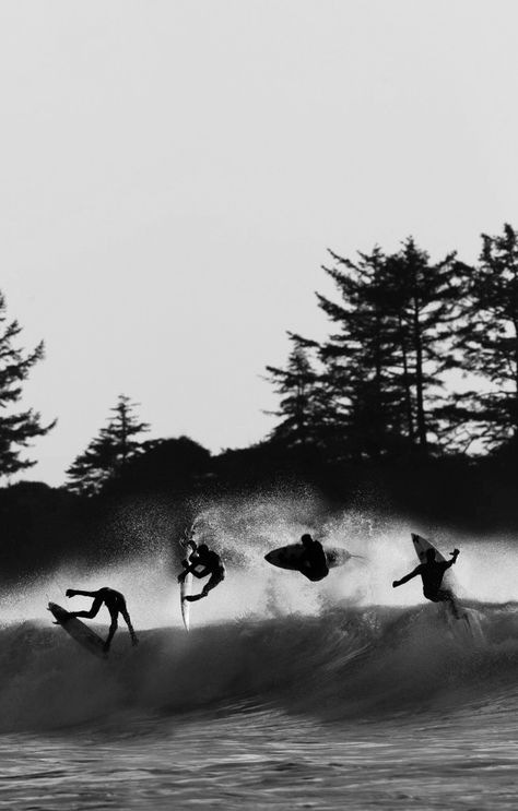 Black And White Surfing Photography, Black And White Surf Aesthetic, Surfergirl Style, Surf Photos, Surf Aesthetic, Surf Vibes, Surf Poster, Surf Photography, Shotting Photo