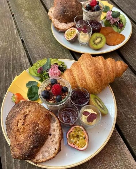 11 Must-Try Vegan Breakfast & Brunch Spots in Copenhagen 2023 - Veggies Abroad Copenhagen Breakfast, Banana Walnut Bread, Sweet Breakfast Treats, Burnt Toast, Breakfast Platter, Avocado Sandwich, Bagel Sandwich, Vegan Brunch, Vegan Cafe