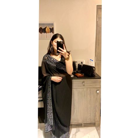 Easy to carry and super bold saree from myntra Black Saree, Itachi Uchiha, Bollywood Actress, Saree, Actresses, Quick Saves, Clothes, Black