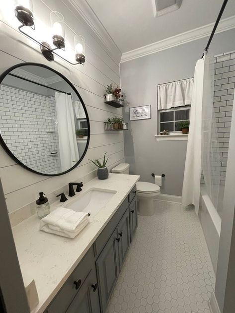 Restroom Remodel, Bathroom Redecorating, Modern Bathroom Design Ideas, Guest Bathroom Remodel, Full Bathroom Remodel, Bathroom Farmhouse Style, Bathroom Redesign, Modern Farmhouse Bathroom, Casa Vintage