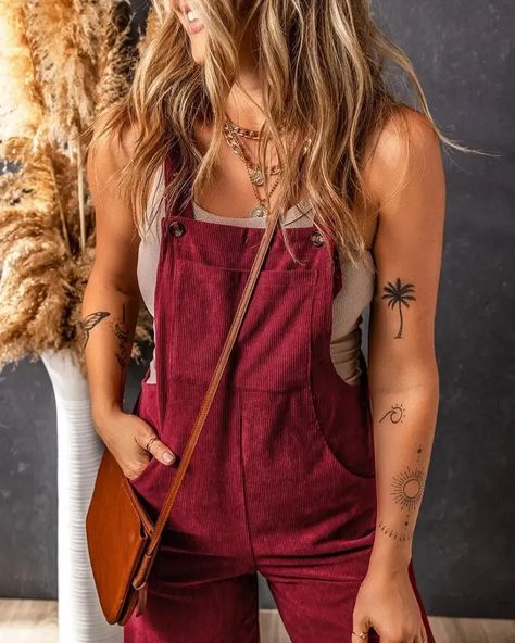 🌟 Step into style with our Red Corduroy Cropped Overalls! 🌟 ✨ Now only £29.80 (was £41.72)! Don’t miss out - offer ends soon! ✨ 🌈 Features: 👖 Soft, durable corduroy for ultimate comfort 📏 Adjustable straps for a perfect fit 🌬️ Wide-leg design for easy movement 🎉 Versatile for both casual and chic looks Get your trendy fit before it’s gone! Shop now 👉 https://ssdlr.shop/l/90531f9a. Shoulder Girdle, Red Solid Color, Corduroy Jumpsuit, Plus Size Mini Dresses, Corduroy Overalls, Bodycon Floral Dress, Plus Size Outerwear, Bib Overalls, Swimsuits High Waisted