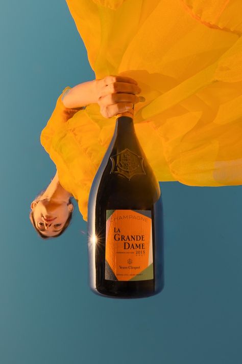 In her collaboration with Veuve Clicquot, Paola Paronetto channels her colorful passion to encapsulate the essence of a optimistic spirit. Our Creative Makers, Jimmy Marble, wants to paint the world mint, the color of abundance that fuels his boundless creativity. Veuve Cliquot Aesthetic, Champagne Product Photography, Veuve Clicquot Aesthetic, Paola Paronetto, Jimmy Marble, Marble Fashion, Elin Hilderbrand, Veuve Cliquot, Cocktail Photography