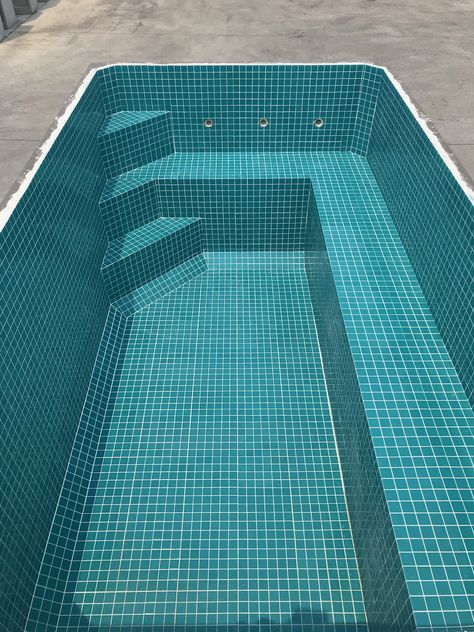 Pool Patio Designs, Swimming Pool Slides, Pool Deck Decorations, Pool Patio Furniture, Pool Shed, Creative Design Ideas, Plunge Pools, Swimming Pool Landscaping, Deck Colors