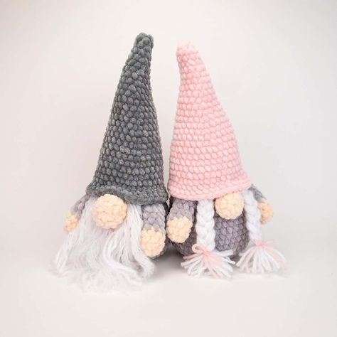 Crochet Gnome Chunky Yarn, Crochet Projects With Gray Yarn, Easy Chunky Yarn Crochet Projects, Crochet Gnomes Free Pattern Easy, Easy Crochet Gnome, Gnome Crochet Pattern Free, Crochet Gnomes Free Pattern, Crocheted Gnomes, Crochet Gnomes Pattern Free